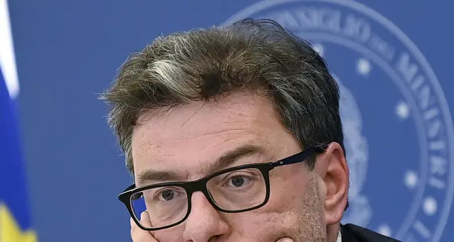 Bce: Giorgetti, da rialzo tassi seri problemi bilancio