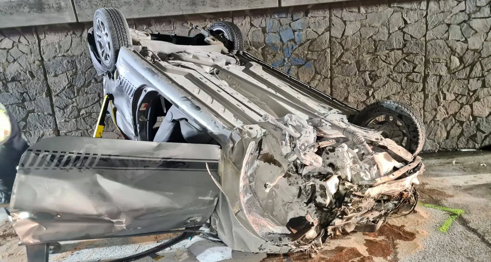 Tragedia sulla MeBo: l’auto si ribalta, muore un uomo