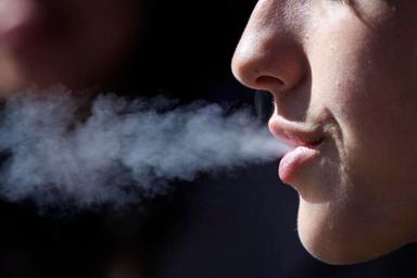 Oms, il fumo aumenta del 40% il rischio di infertilità nelle donne