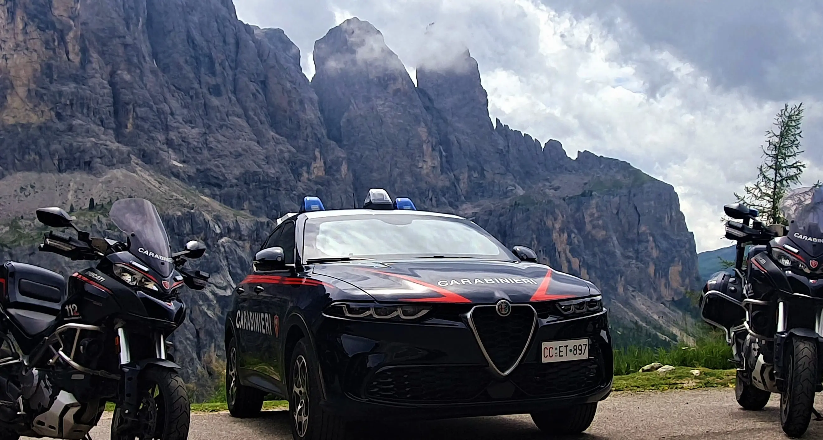 Controlli sui passi nel fine settimana: 12 patenti ritirate