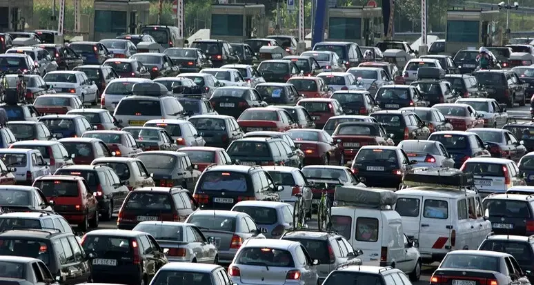 Scende il numero di auto in Ue, ma il podio è tutto italiano. Alto Adige al terzo posto: 915 per mille abitanti