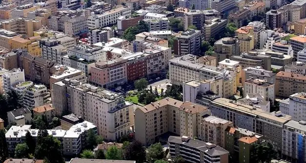 Famiglie in difficoltà, Kompatscher ferma il pagamento di tributi e canoni