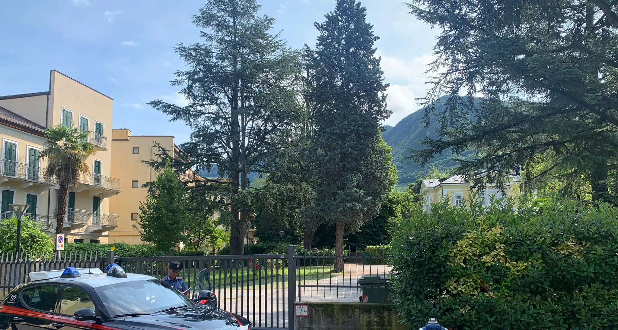 Bolzano, neonata portata via da una struttura protetta: trovata, sta bene