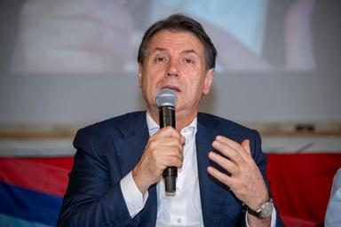 Conte, governo inerte, la casa è un'emergenza anche in Italia