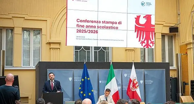Scuola italiana in crescita: 198 studenti in più e 140 nuovi docenti