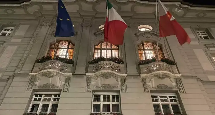 Assessori col super pass: si riaccende lo scontro sulla zone colorate a Bolzano
