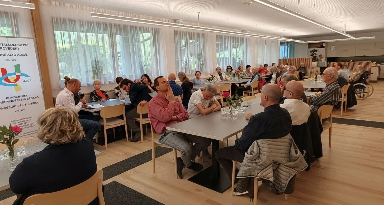 Bolzano, l’Unione ciechi cresce: 1.400 persone seguite nel 2025