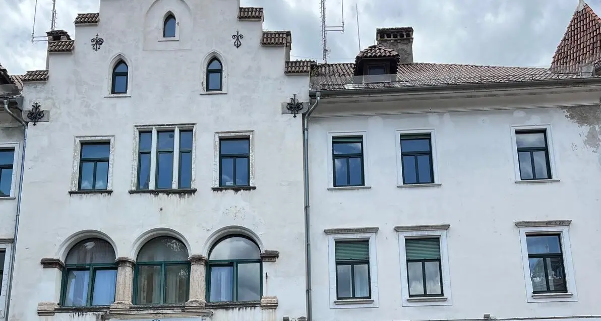 Merano, viola il divieto di avvicinamento a moglie e figlio minorenne: arrestato 45enne