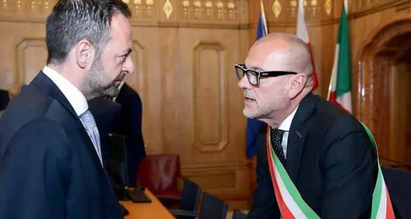 Corrarati pronto a chiudere per la giunta, ma c’è tensione all’interno di FdI