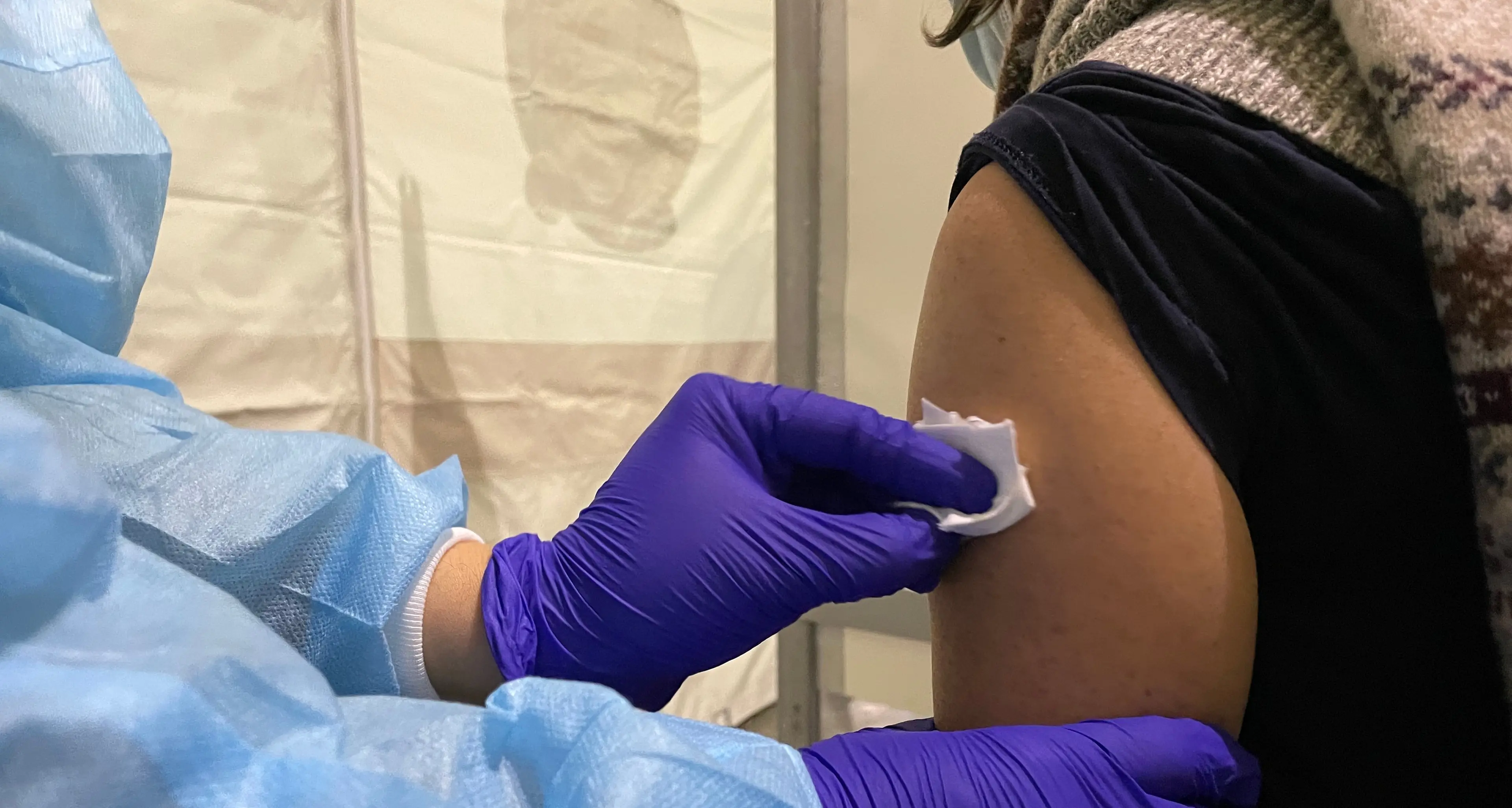 Covid, la situazione migliora ma l’Alto Adige resta indietro sui vaccini: quasi 1 su 4 non ha completato il ciclo