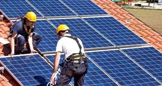 Scuole, magazzini, macello civico: ecco gli otto edifici che ospiteranno gli impianti fotovoltaici a Bolzano