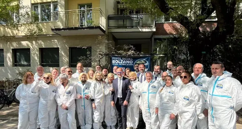 Fratelli d’Italia, presentata a Bolzano la lista per le comunali: passeggiata sul Talvera e “pulizia”
