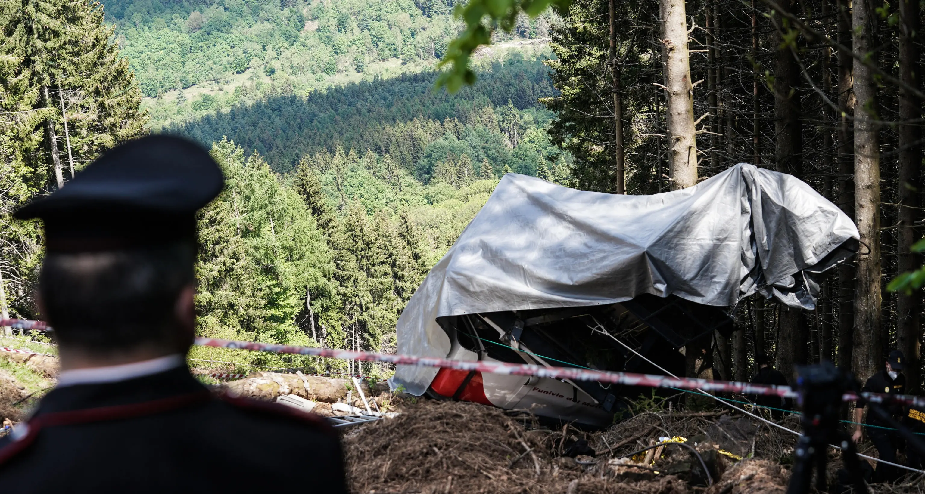 Turisti del macabro al Mottarone, due denunce