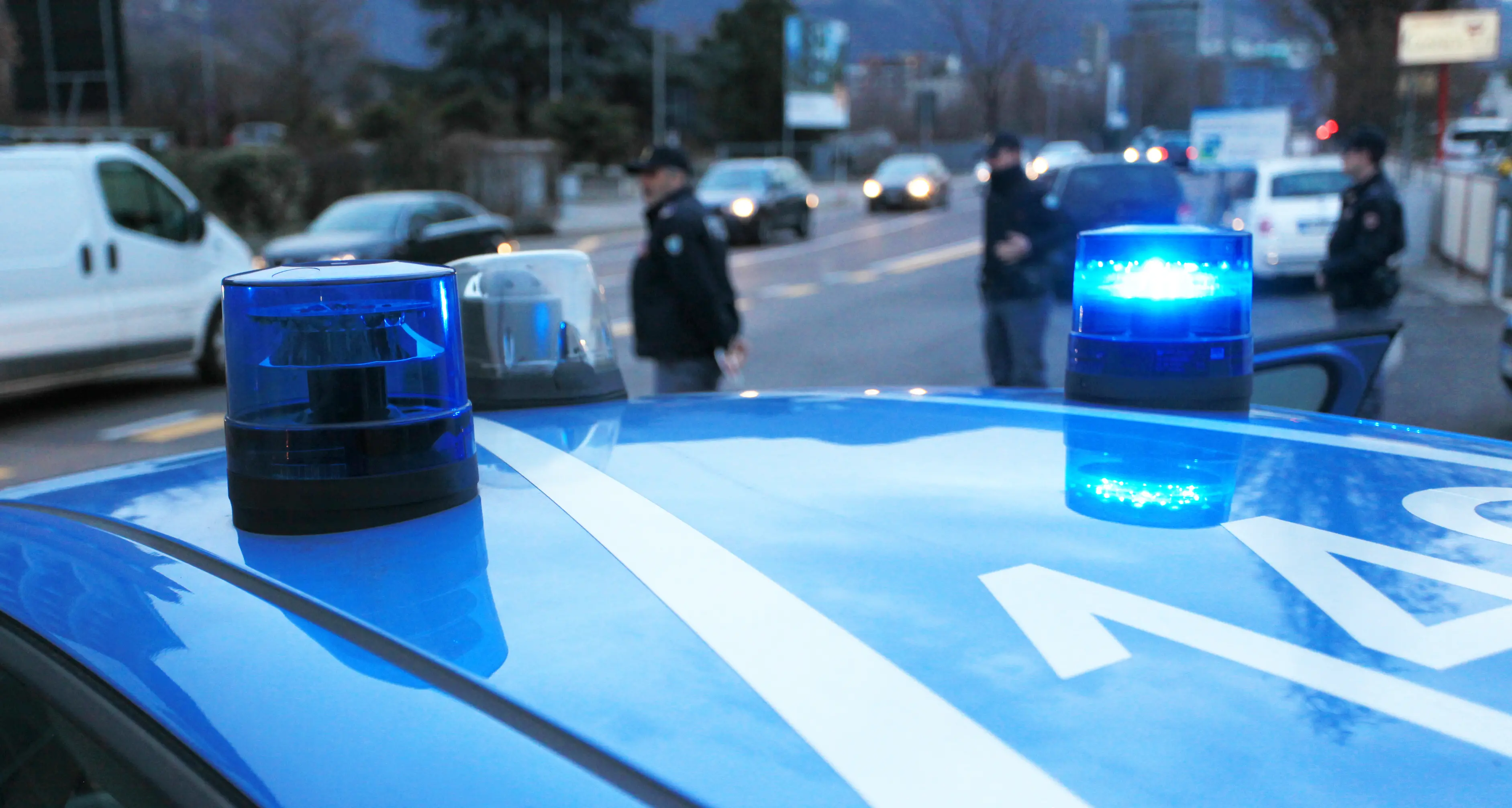 Finti poliziotti truffano una donna e le svuotano il conto corrente