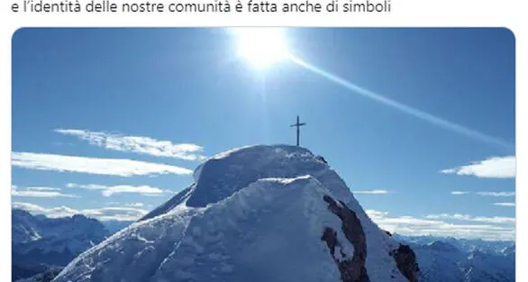 «Basta con le croci sulle vette». E scoppia la polemica sulle parole del Cai