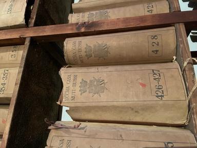 Carteggi, mappe, pergamene, aprono gli archivi e le librerie delle dimore storiche